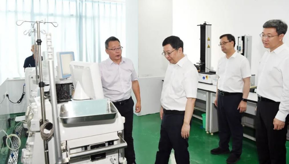 重慶市委副書記、市長(zhǎng)胡衡華蒞臨山外山公司調(diào)研